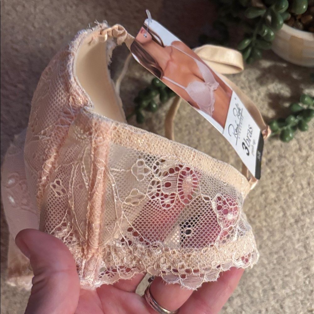 NWT Rene Rofe Lace Padded Bra in Cream - Picture 3 of 9